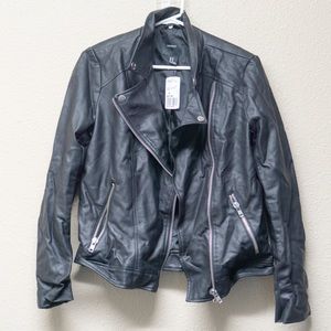 NWT ❤️Biker Jacket Forever 21 black